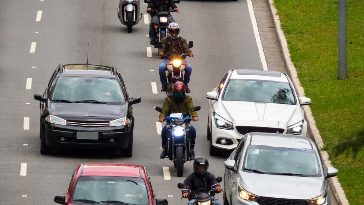Explorando São Paulo sobre Duas Rodas: 10 Dicas Essenciais para Viagens Curtas de Motocicleta nos Finais de Semana e Feriados